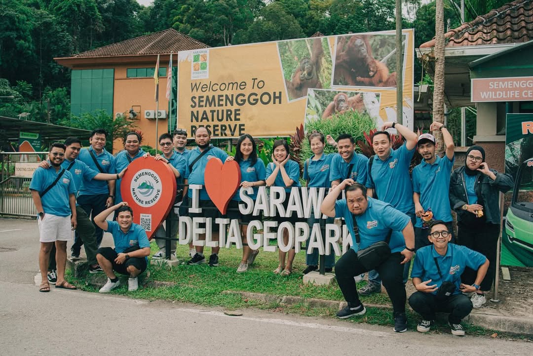 Semenggoh - Insan Kelana Travel