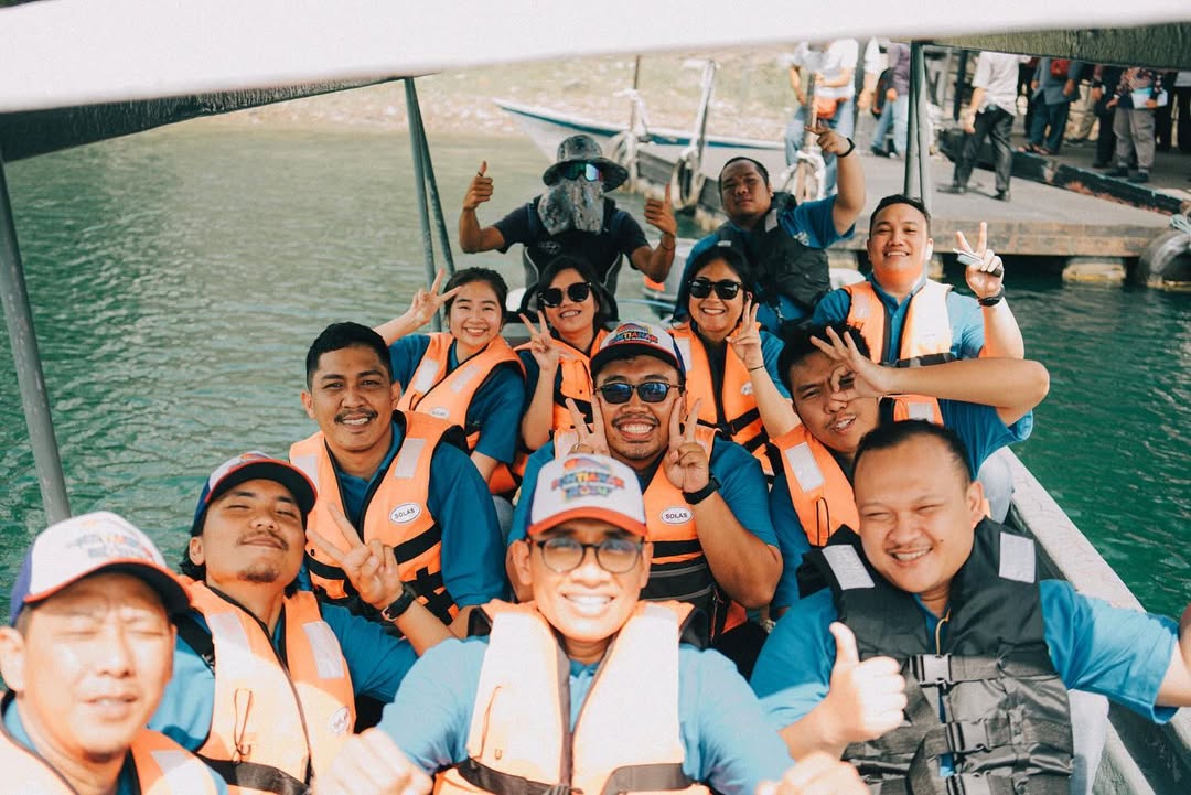 Tasik Biru - Kuuching City Tour